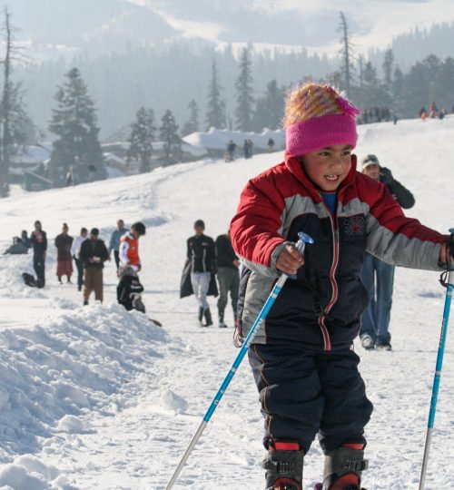 Learn to Ski in Gulmarg Kashmir